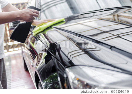 Bottle sprayer for polishing car body 69584649