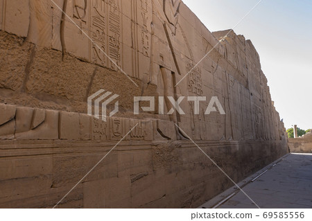 The outer wall surrounding of the Temple of Kom Ombo 69585556