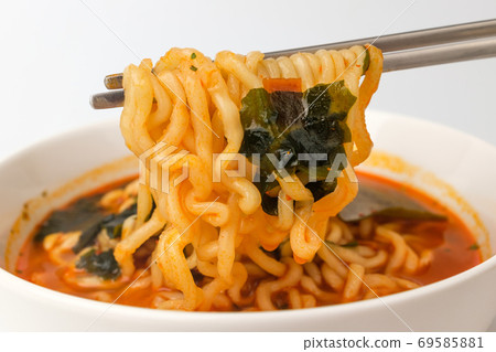 Instant noodle Instant noodle 69585881