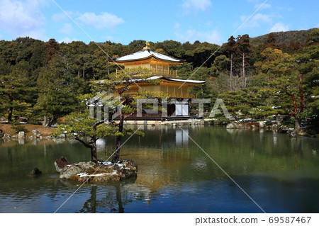 Kinkakuji Temple in the snow 69587467