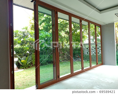 Aluminum glass Aluminum glass 69589421