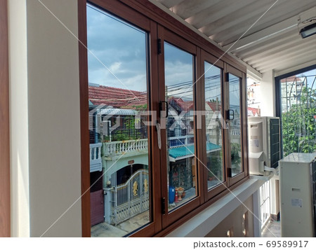 Aluminum glass Aluminum glass 69589917