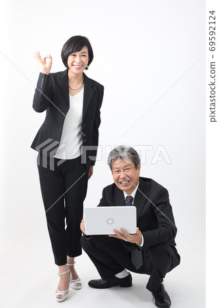 Collection of daily scenes at the company (boss and subordinates) Conversation with two people Business scene Collection of daily scenes at the company (boss and subordinates) Conversation with two people Business scene 69592124
