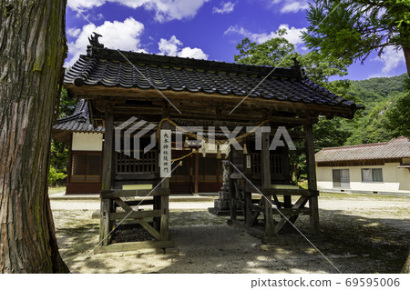 Niimi Omoto Hachiman Shrine Zuijin Gate Niimi City, Okayama Prefecture Niimi Omoto Hachiman Shrine Zuijin Gate Niimi City, Okayama Prefecture 69595006