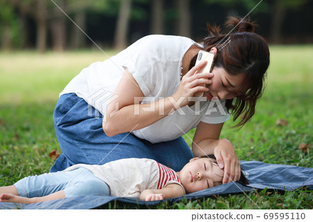 Mother calling 119 69595110