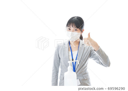年輕商人消毒手 69596290