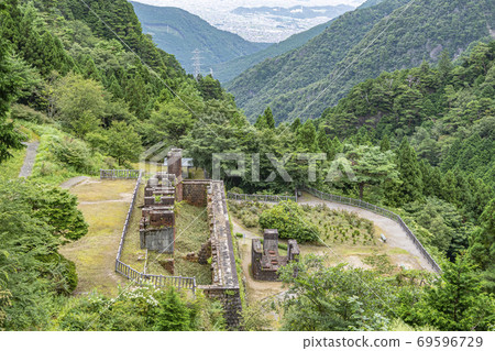 愛媛縣新居濱市，原Beshiko銅礦Todaira區，也稱為Oriental Machu Picchu，是Todaira礦的遺跡 69596729