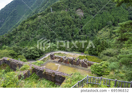 愛媛縣新居濱市,原Beshiko銅礦Todaira區,也稱為Oriental Machu Picchu,是Todaira礦的遺跡 愛媛縣新居濱市,原Beshiko銅礦Todaira區,也稱為Oriental Machu Picchu,是Todaira礦的遺跡 69596832
