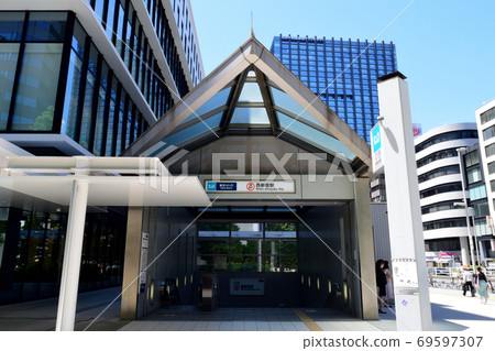 Marunouchi Line Nishi-Shinjuku Station Entrance 2 (Ome Kaido) 69597307