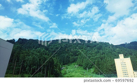 夏天的山 69597692