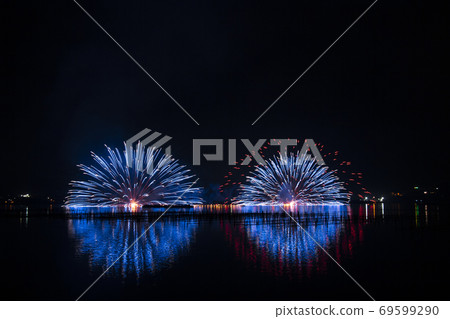 [Hamamatsu City, Shizuoka Prefecture] Three-day fireworks display. Lake star mine. 69599290