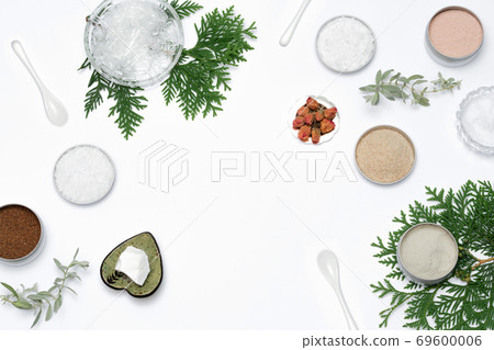 Ingredients for the production of natural cosmetics. 69600006