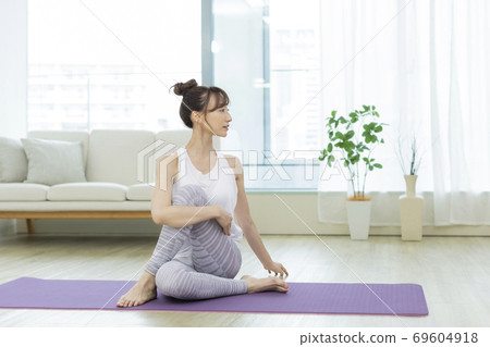 做瑜伽的女人 做瑜伽的女人 69604918