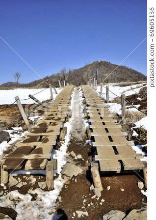 Okura ridge heading to Mt. Tono in the Tanzawa Mountains in winter 69605136