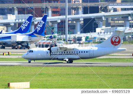 Osaka International Airport Take off 69605529