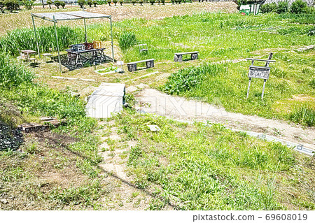 Rest space in the field [colored pencils] 69608019