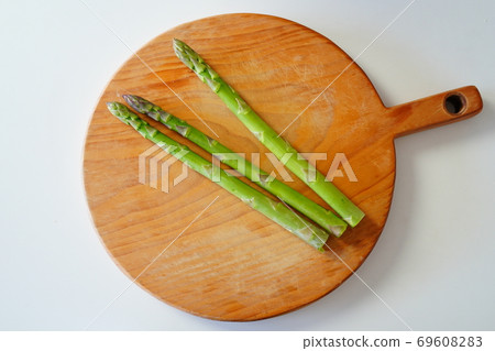 Asparagus Asparagus 69608283