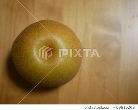 pear pear 69610209
