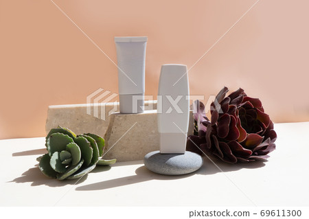 Minimal product display Minimal product display 69611300