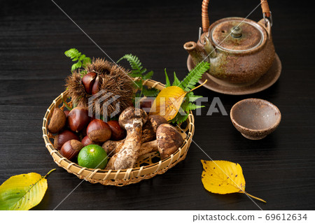 秋天的味道和黏土瓶 秋天的味道和黏土瓶 69612634