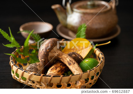 松茸和一壺 69612887