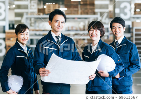 Multiple workers 69613567