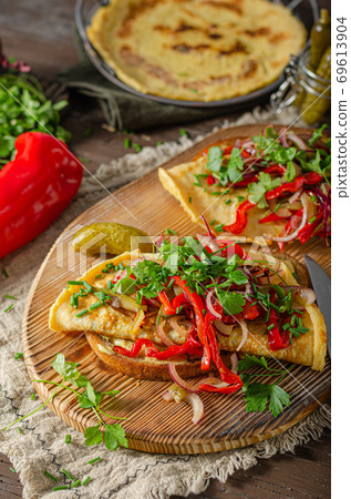 Egg fry with vegetables 69613904