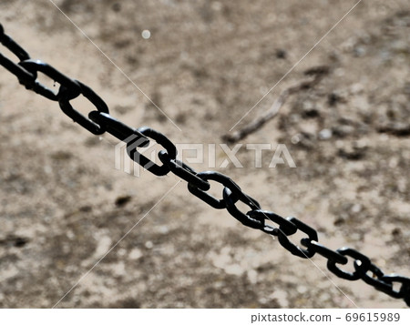 black iron chain diagonally black iron chain diagonally 69615989