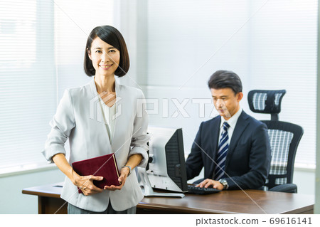 中年企業場景 69616141