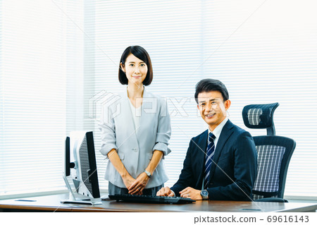 中年企業場景 69616143