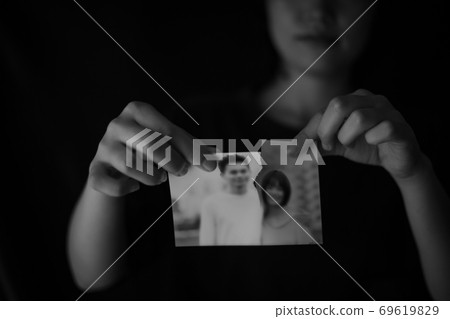 打破照片的女人 69619829
