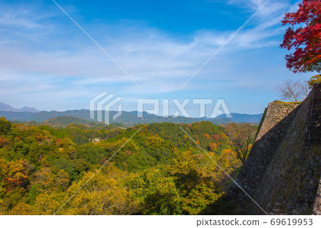 Autumn of Arajo Oka Castle Ruins 69619953