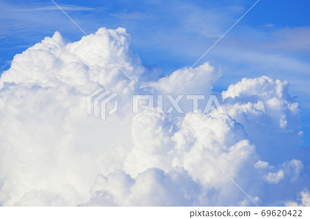 漂浮在藍天的出雲 69620422