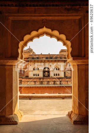 Orchha Fort Raja Mahal ruins in Orchha, India Orchha Fort Raja Mahal ruins in Orchha, India 69620637