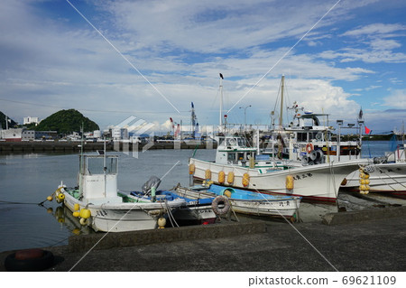 Fishing boat at Yaizu Port Fishing boat at Yaizu Port 69621109