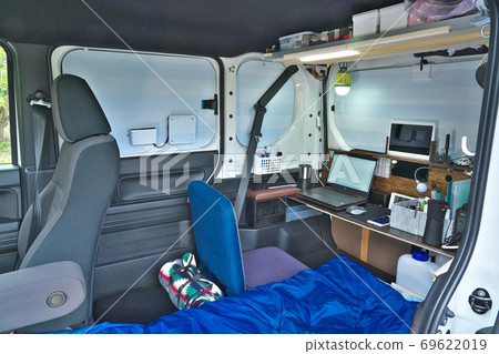 [Stay in the car (telework in the car)] 69622019