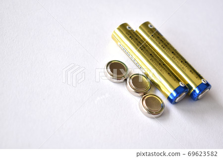 圓形和AAA電池 69623582
