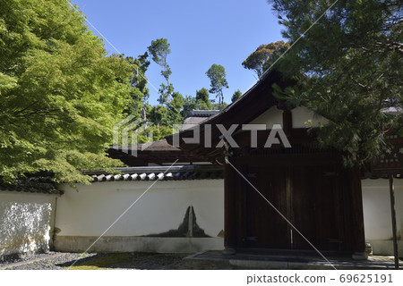 Ryuginan front gate 69625191