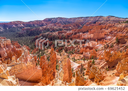 Panoramic view of amazing hoodoos sandstone formations in scenic Bryce Canyon National Park 69625452