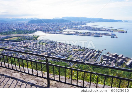 香川縣高松市矢島市從石之靈巖天文台看高松市的城市景觀 香川縣高松市矢島市從石之靈巖天文台看高松市的城市景觀 69625610