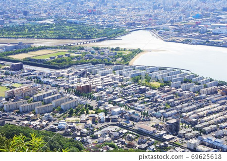 香川縣高松市矢島市從石之靈巖天文台看高松市的城市景觀 香川縣高松市矢島市從石之靈巖天文台看高松市的城市景觀 69625618