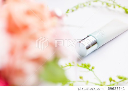 Get a cosmetic base makeup 69627341