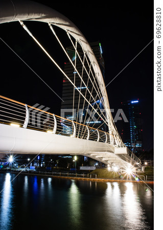 Seoul Icheon business district by night 69628810