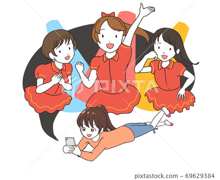 Girls playing smartphone games Idols Girls playing smartphone games Idols 69629384