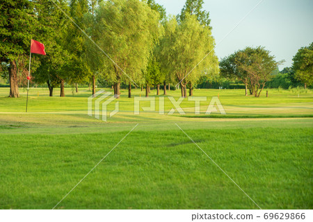 仲夏，日落之前，沒有人的高爾夫球場，高爾夫球場 69629866