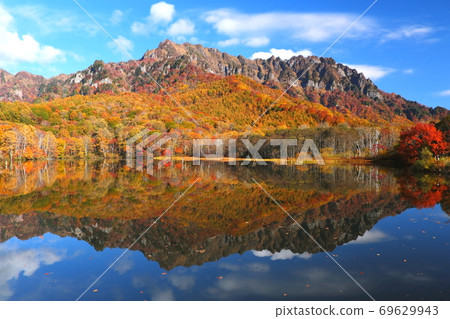 Mt. Togakushi dyed in autumn colors 69629943