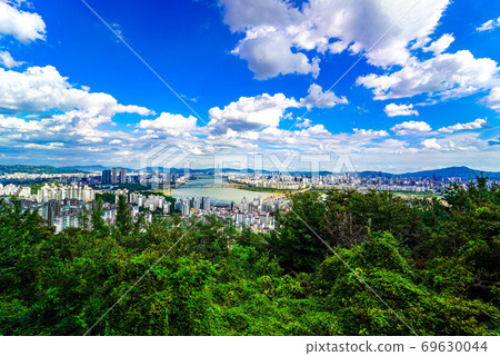 首爾特別市中區新堂洞前鳳山51 首爾特別市中區新堂洞前鳳山51 69630044