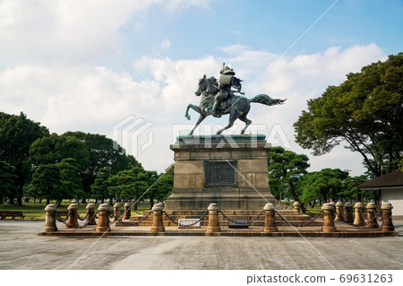 Masanari Kusunoki的雕像 69631263