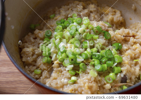 Egg porridge 69631480