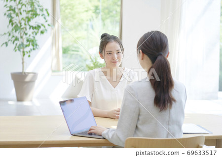 Female counseling Female counseling 69633517